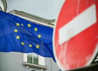 Госбанки Кыргызстана расторгли отношения более чем со 130 компаниями из-за санкционных рисков