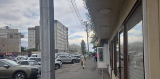 Лишиться бизнеса за 10 дней: мэрия сносит павильоны в Бишкеке ради сквера