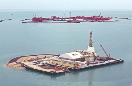НГ: Каспийские нефтяные поля становятся прифронтовыми