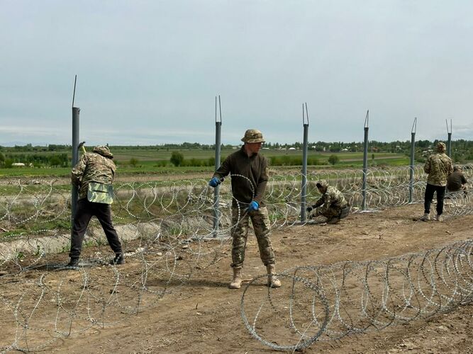 Жизнь на границе. О новых селах, демаркации и «сакуре» в Баткене