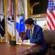 Эдиль Байсалов вручил верительные грамоты Дональду Трампу