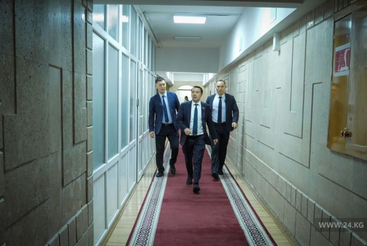 Один день из жизни торага Марлена Маматалиева: что остается за кадром власти